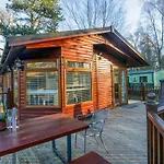 6 Waterside * Windermere