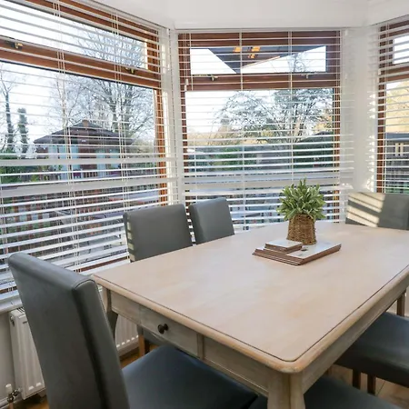 6 Waterside Windermere