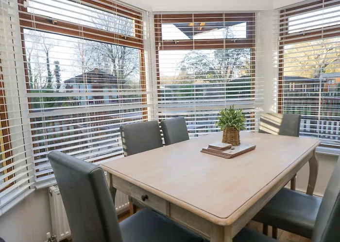 6 Waterside Windermere