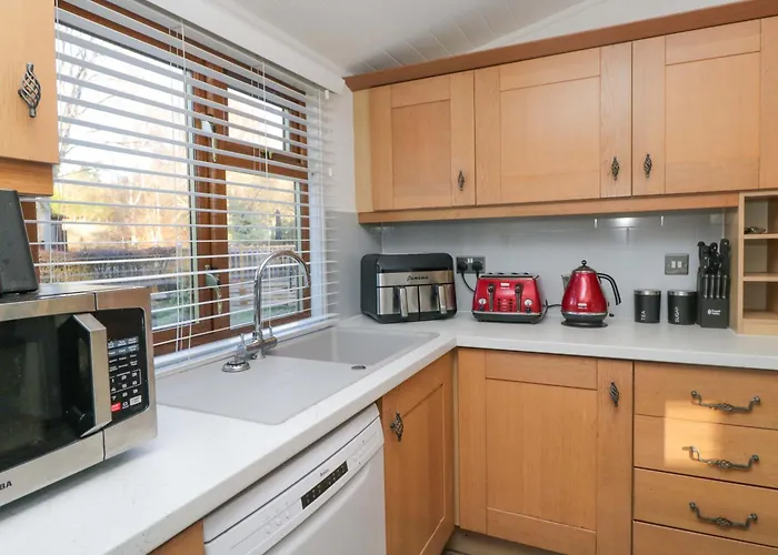 6 Waterside Windermere