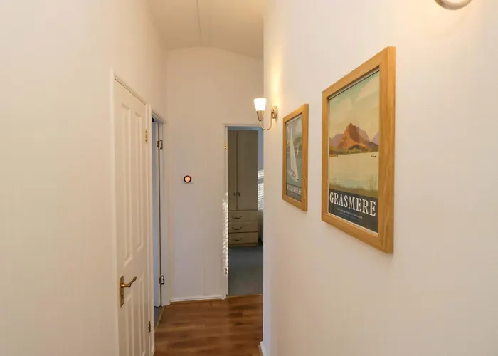 6 Waterside * Windermere