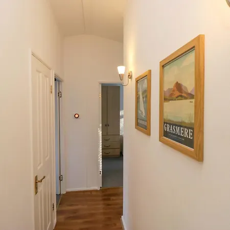 6 Waterside * Windermere